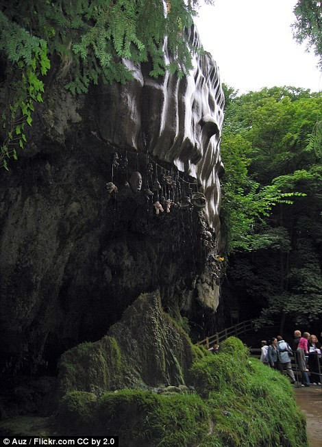 Bi an gieng hoa da bi ac quy nguyen rua o Anh-Hinh-7